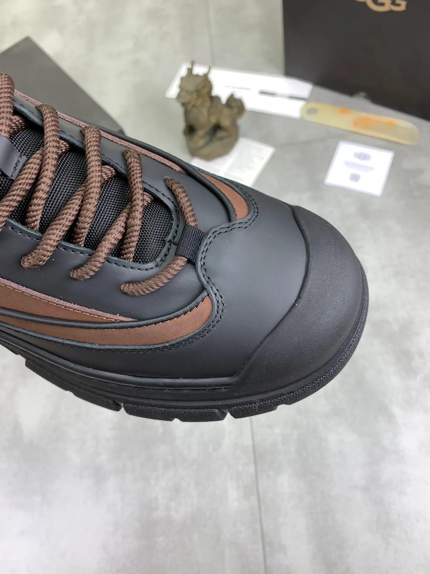 Men's Men's Shoes P620 [New Style] 💰 🆘 "Real Wool" [UGG] 👉 Popular men's shoes official website synchronization 🔰 Genuine quality [proud] is not comparable to the imitations in the general market 🌀 The upper is imported Italian frosted cowhide, and the lining: foot pad 🅰️ grade 🐑 real wool 👻 Only Grade A can show the effect The hand feels smooth and delicate 🔱The shoe shape is grand, only genuine factories can achieve it 🎄The perfect toughness of the original outsole 👻⬛️ allows customers to bid farewell to one-time consumption. Real wool lining, super warm. 3️⃣Colors available Sizes: 38-44